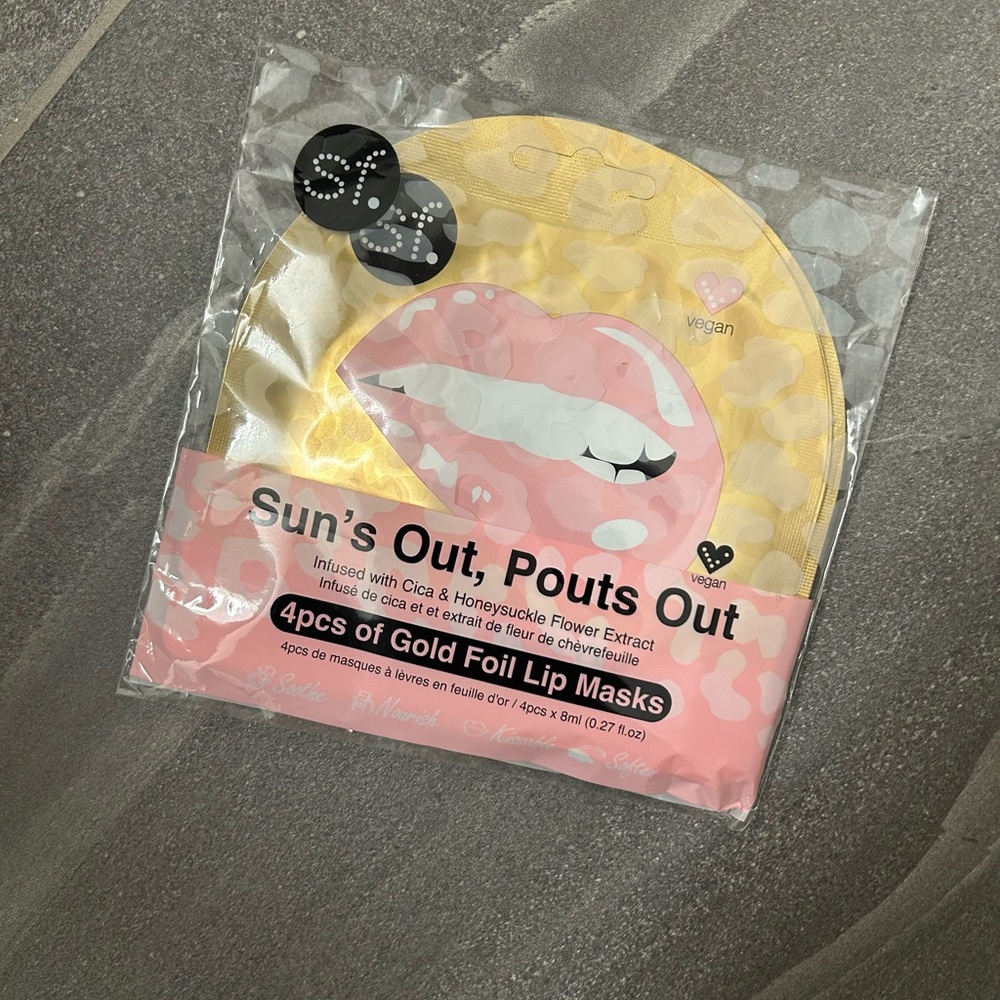 Suns out pouts out - pack of 4 lip masks - sealed